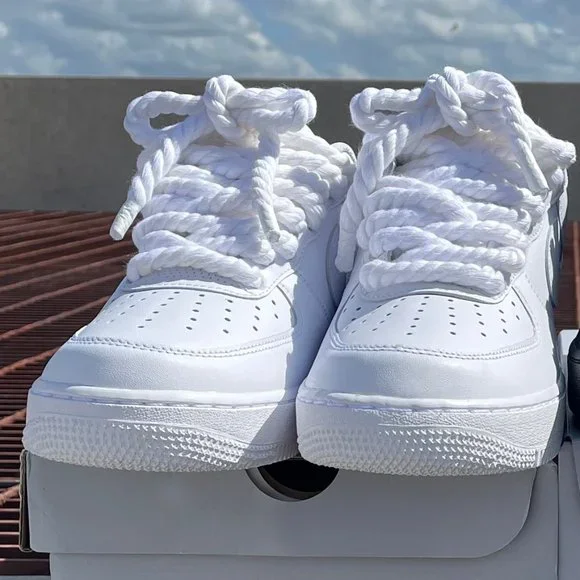 靴 NIKE AIR FORCE 1 WHITE ROPE CUSTOM Nike Air Force 1 One with Rope Laces in All White colorway